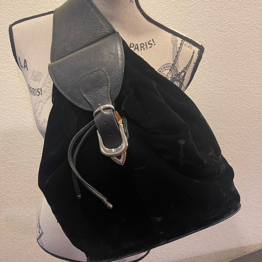 Extremely rare vintage❗️Donald Pliner velvet backpack style bag - Picture 2 of 6